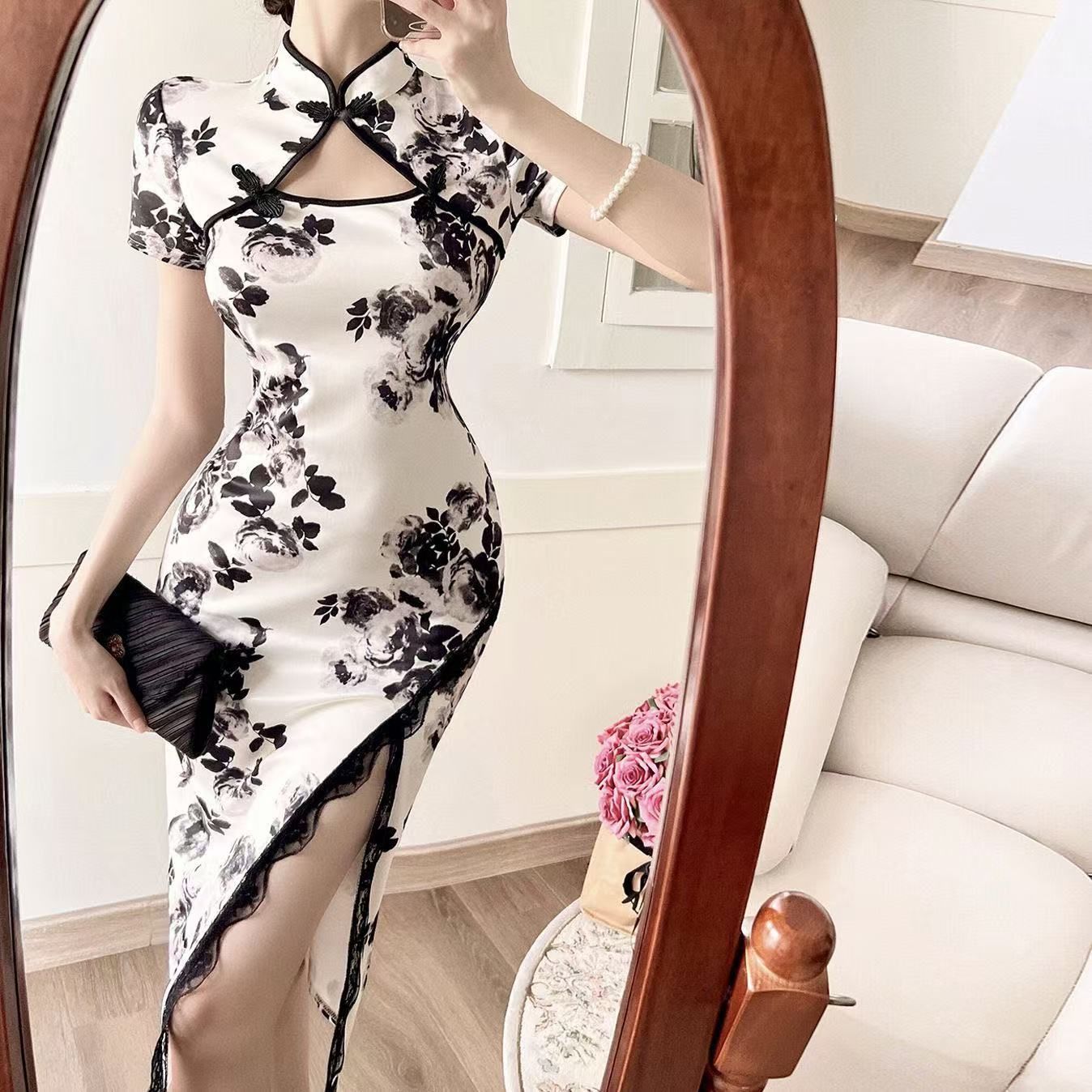 Floral Print Bodycon Qipao Dress with Lace Trim and Mandarin Collar