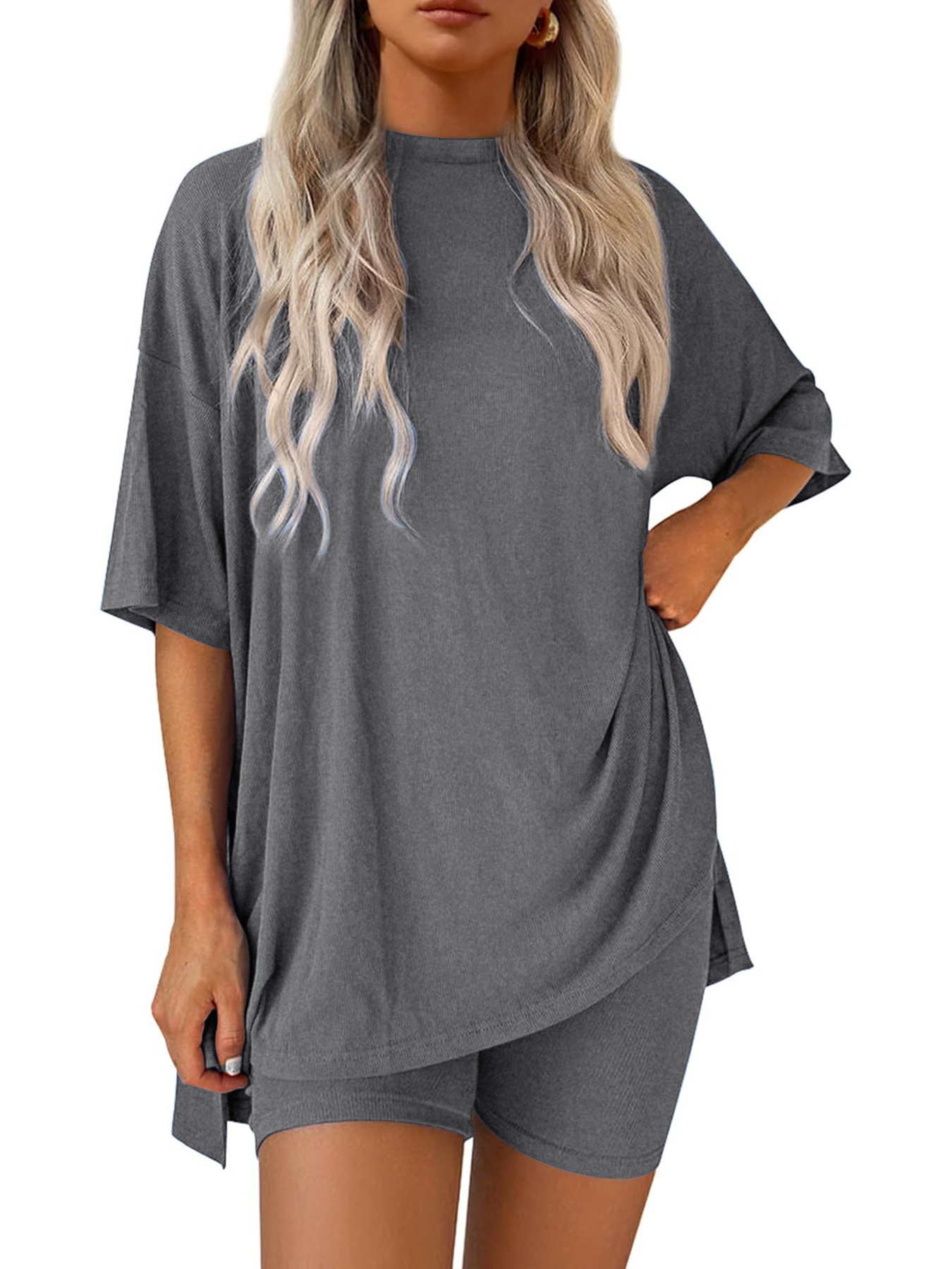 Relaxed Solid Color Short Sleeve Tee and Shorts Two-Piece Set