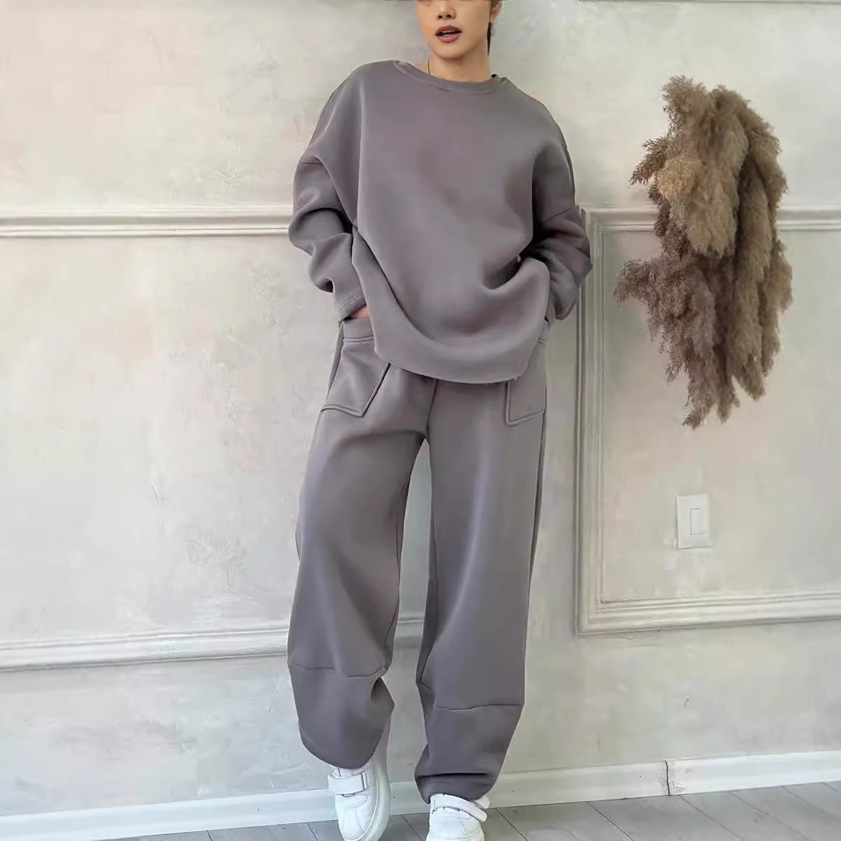 Women's Solid Color Crewneck Long Sleeve Pocket Sweatsuit Loose Fit