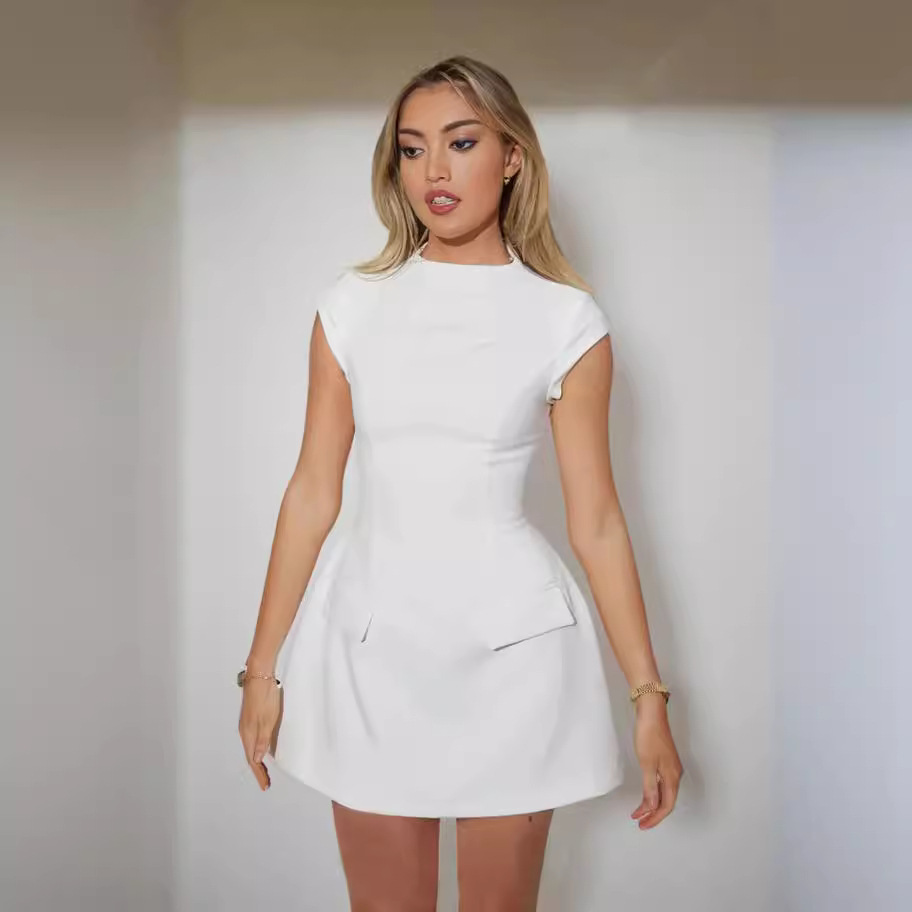 Women's Solid Color Round Neck Pocket Cinched Waist Slim Fit Dress