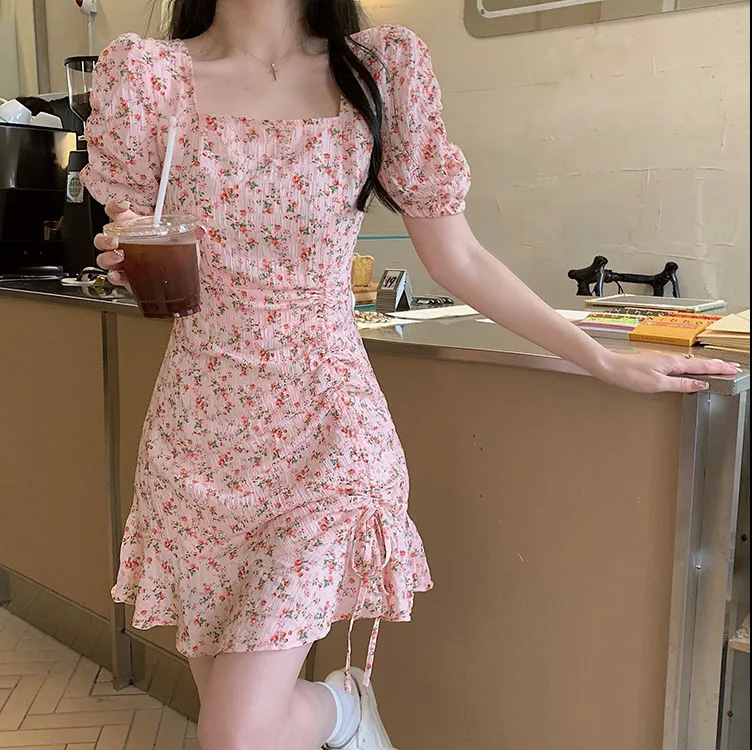 Floral Mermaid Midi Dress with Square Neck and Short Sleeves