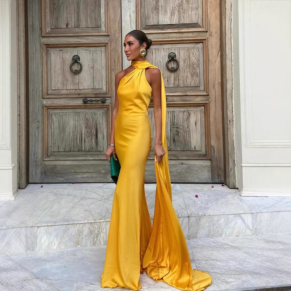 Women's Elegant Open-Back Halter Maxi Dress with Tie Detail