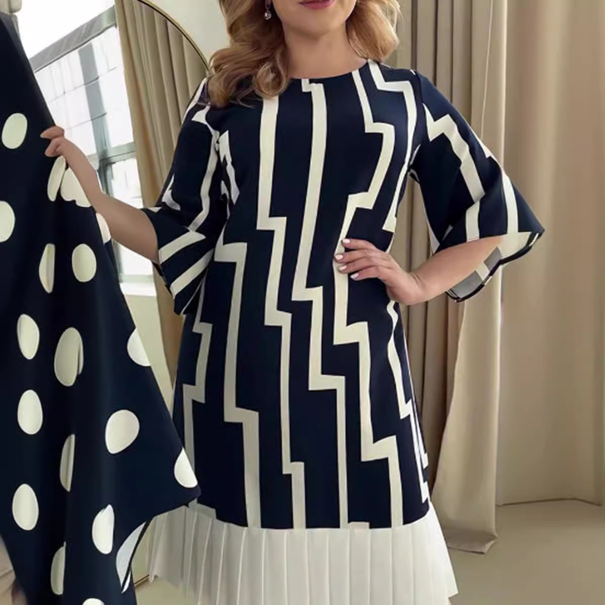 Striped Panel Pleated Midi Dress with Round Neck and Seven-Sleeve