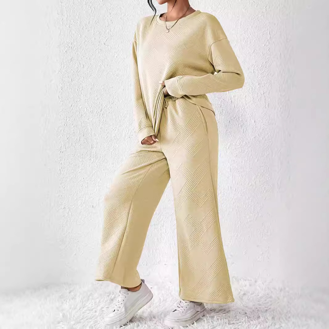 Women's Textured Two-Piece Sweatsuit Set Long Sleeve Crewneck Top and Cropped Pants