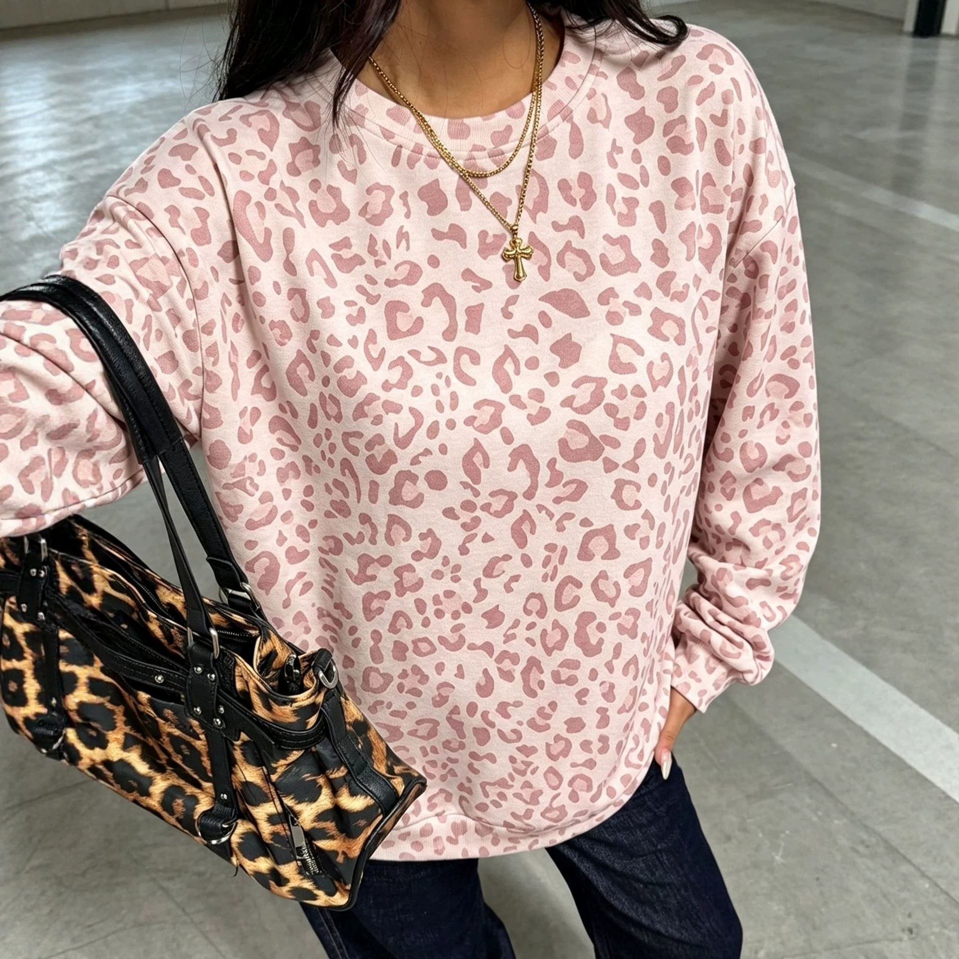 Leopard Print Crewneck Loose Fit Sweatshirt for Women