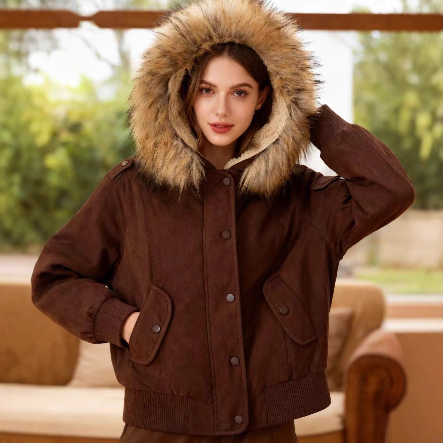 Women's Cropped Puffer Jacket with Detachable Faux Fur Collar