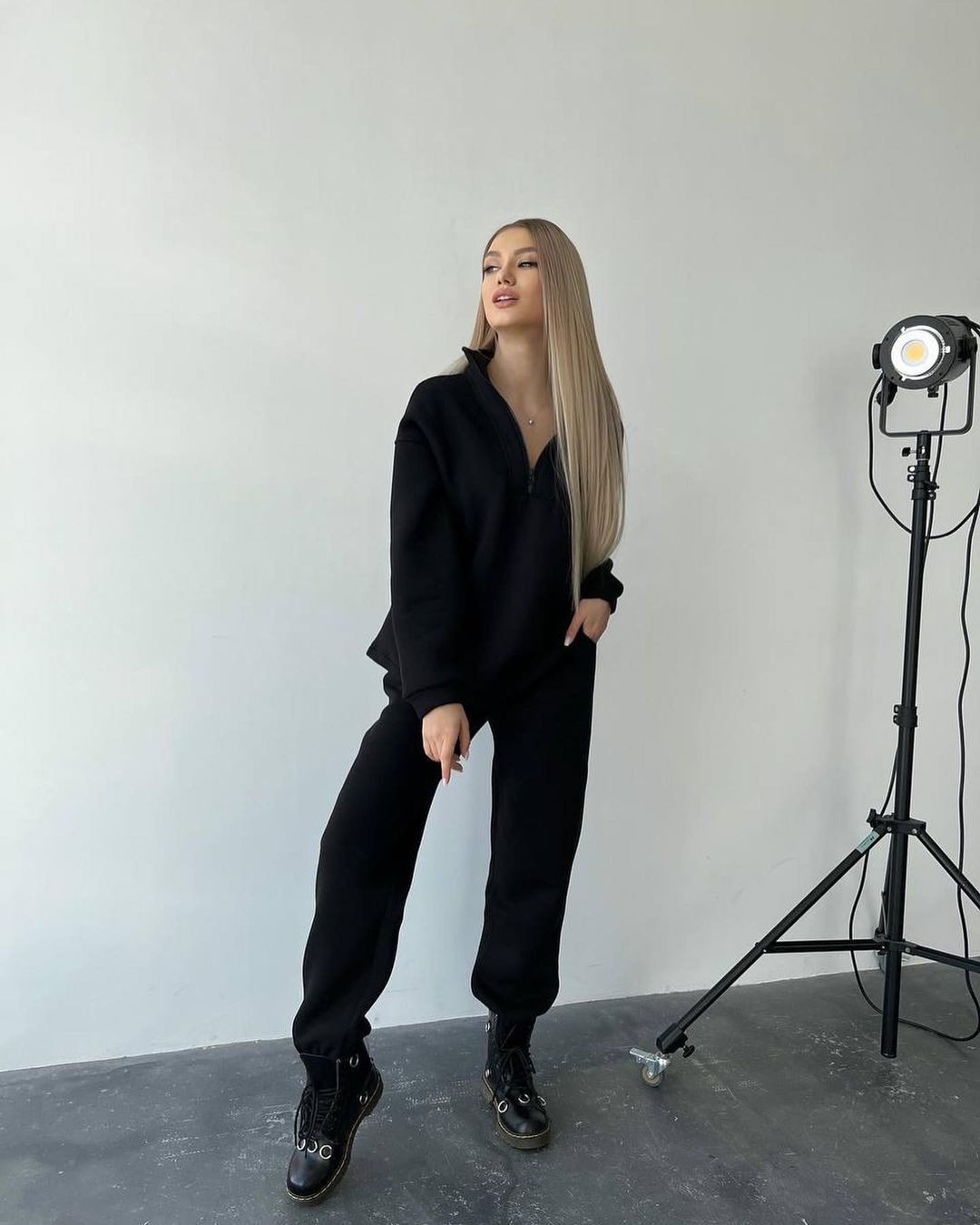 Women's Loose Stand Collar Sweatshirt and Jogger Pants Two-Piece Set
