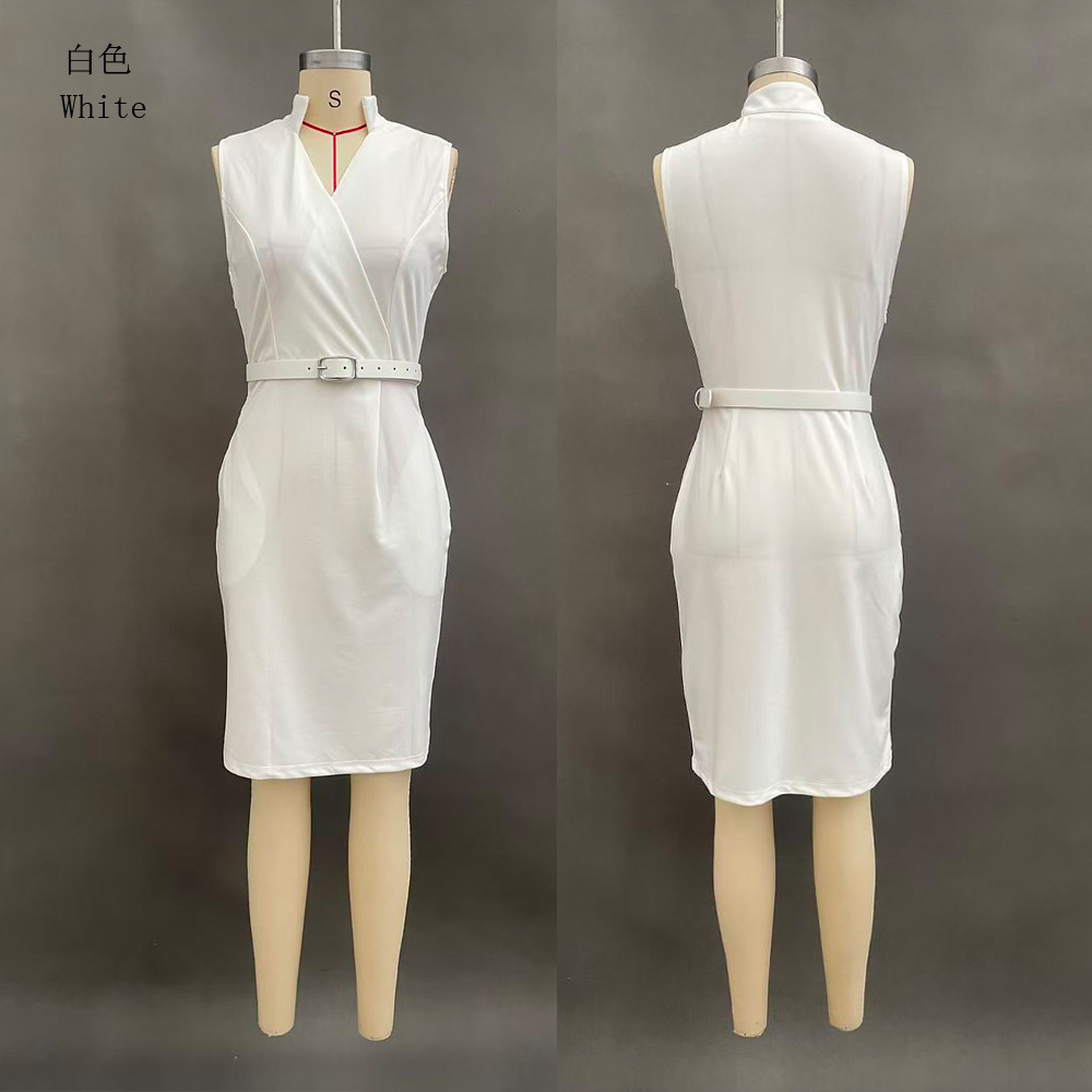 Elegant Sleeveless Belted Dress with Pockets
