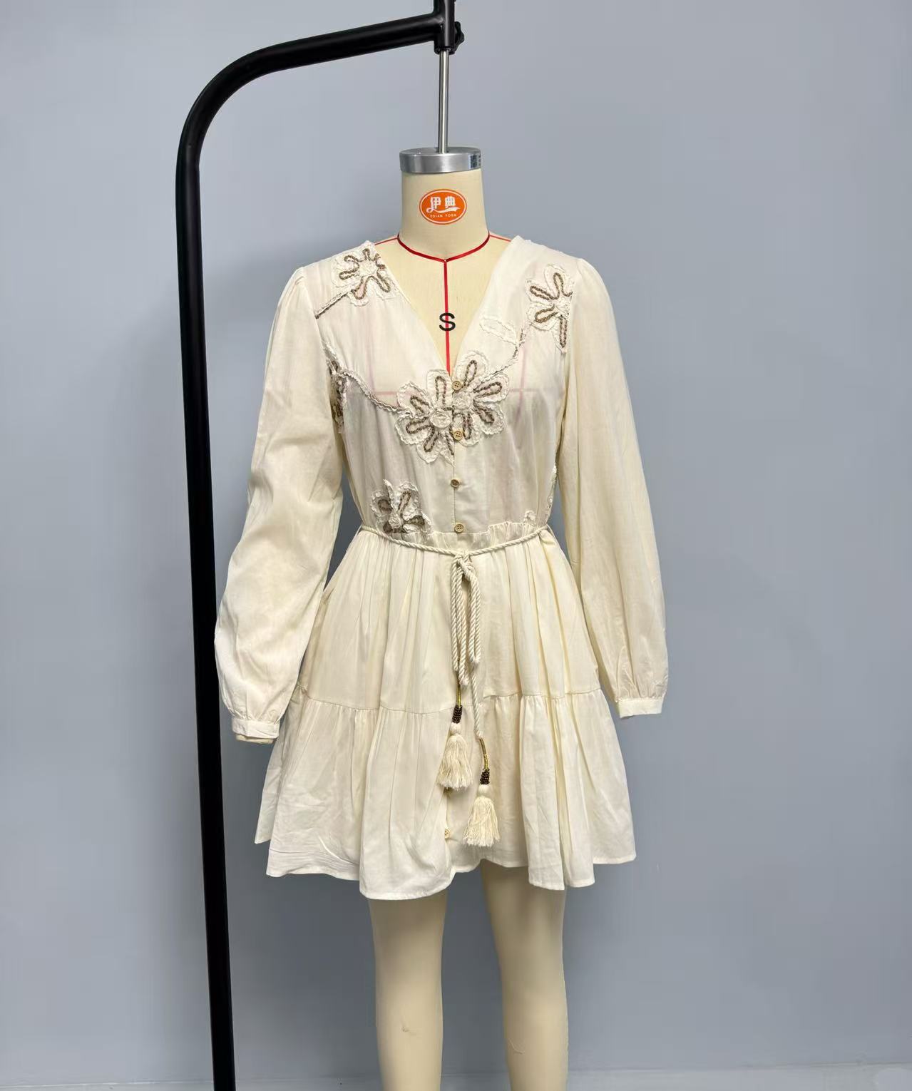 Women's Summer Floral Embroidered Long Sleeve Waist-Cinched Midi Dress