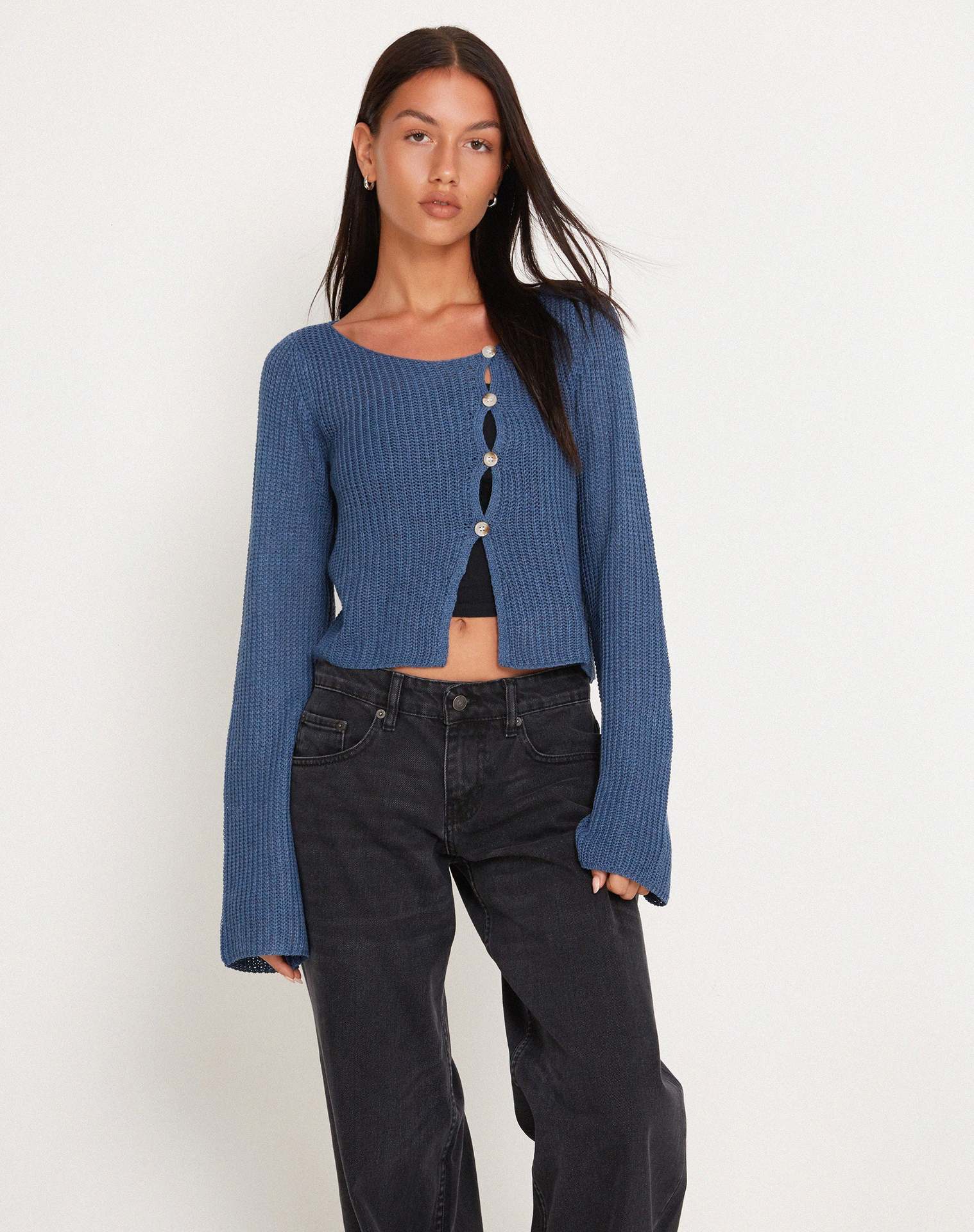 Women's Cropped Crewneck Long Sleeve Knit Top