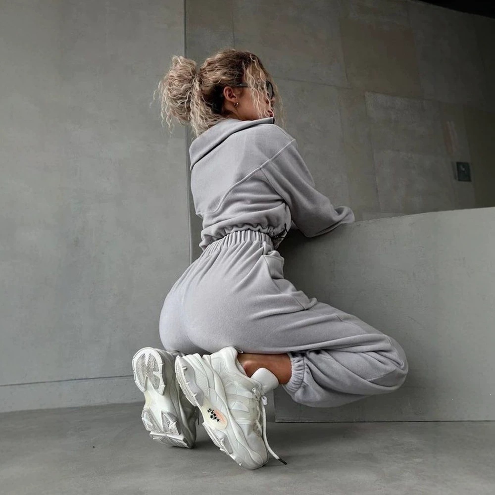 Fleece Two-Piece Set: Half-Zip Turtleneck Cropped Hoodie & High-Waist Joggers