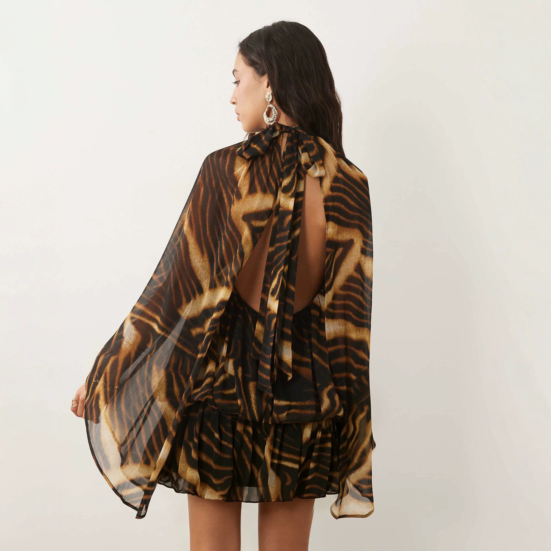 Women's High Neck Puff Hem Open Back Long Sleeve Dress