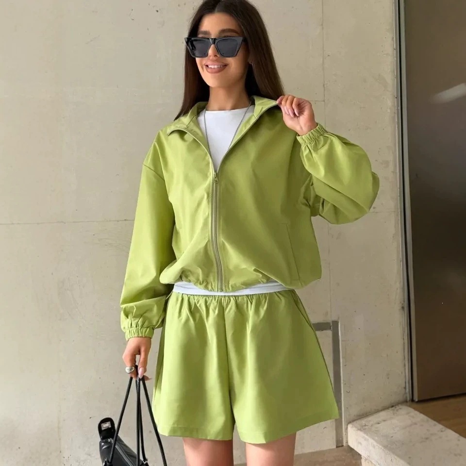 Women's Lightweight Stand Collar Zip Cardigan & Wide-Leg Shorts Set