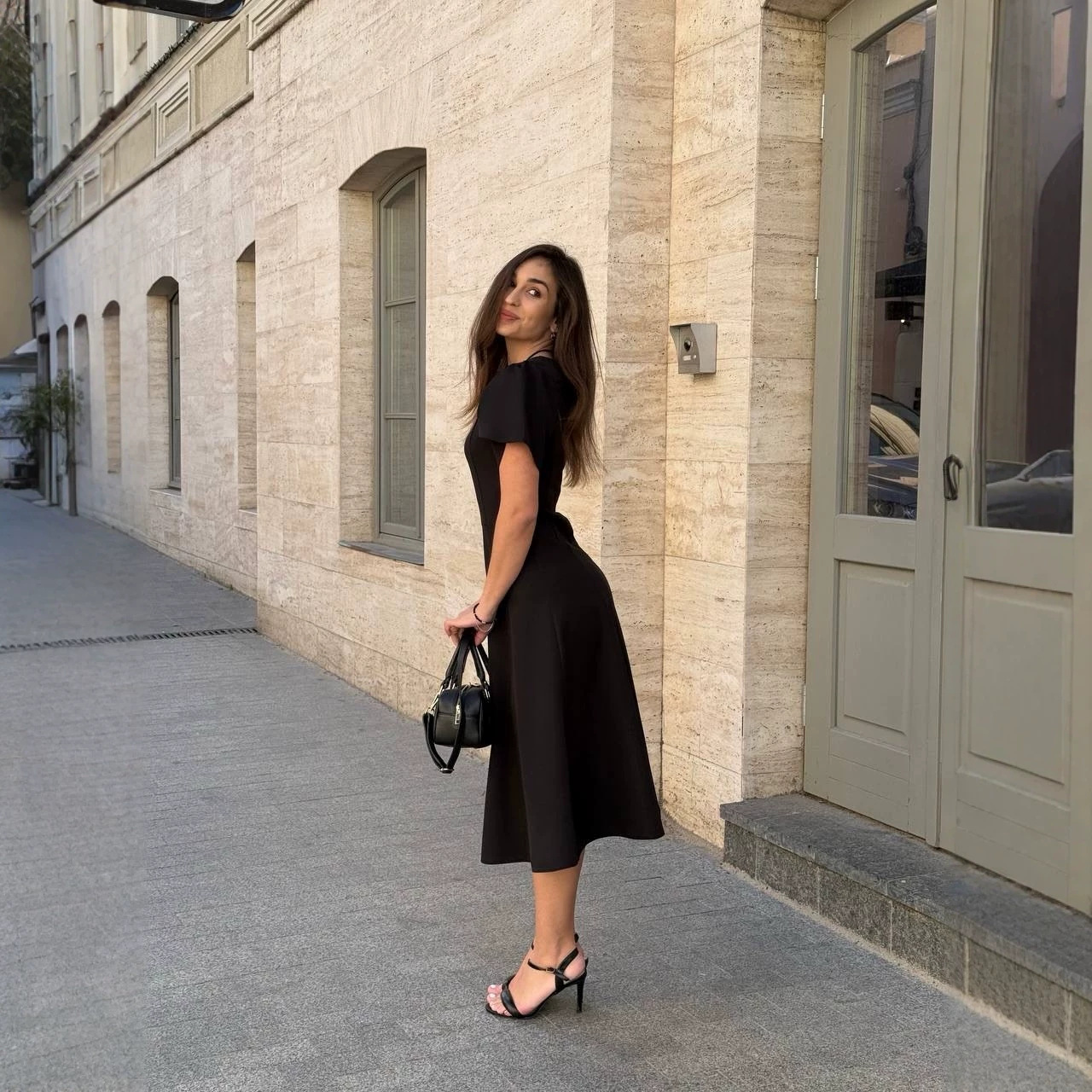 Solid Color A-Line Dress with Waist-Cinching Design