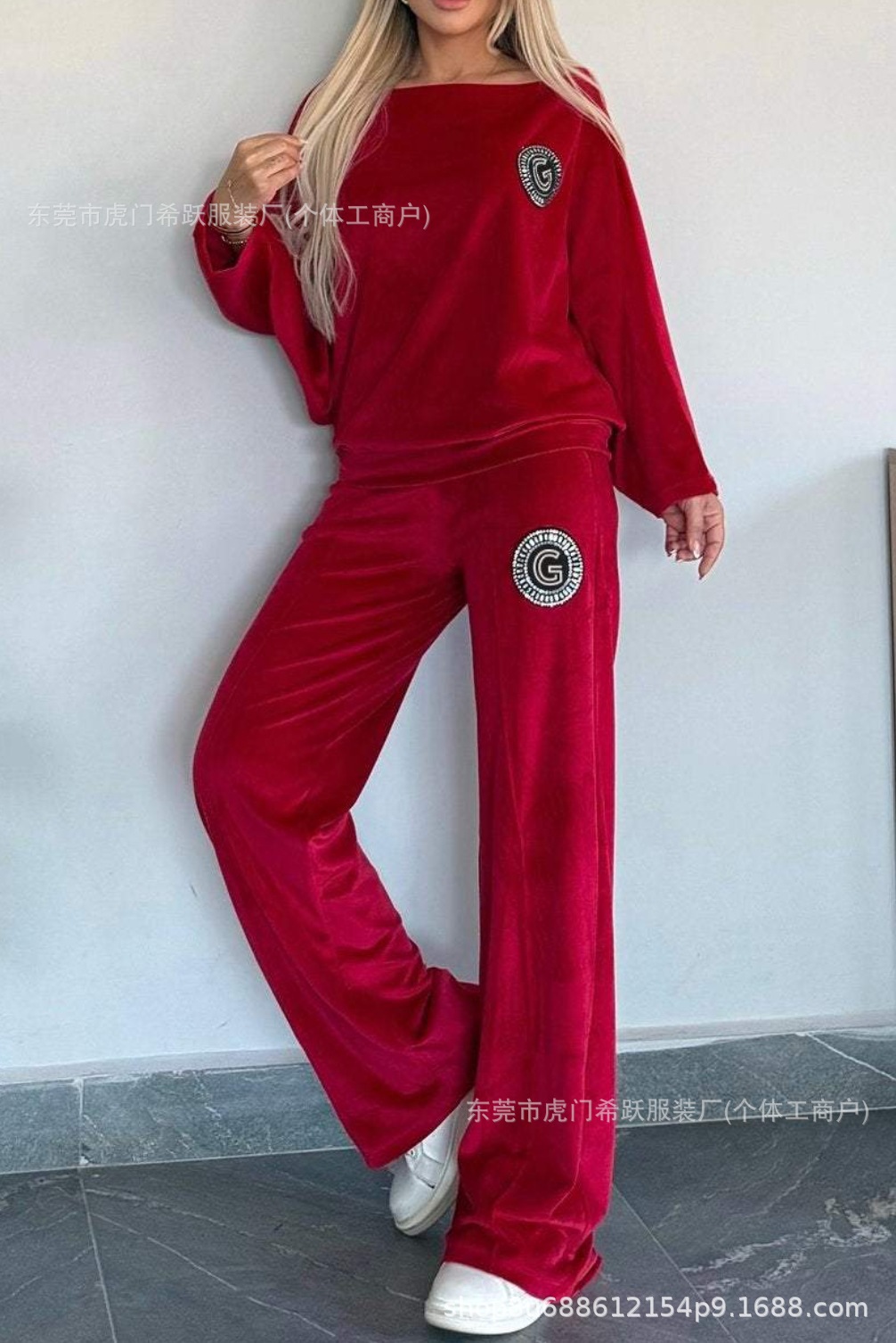 Women's Velvet Two-Piece Set with Round Neck and Batwing Sleeves