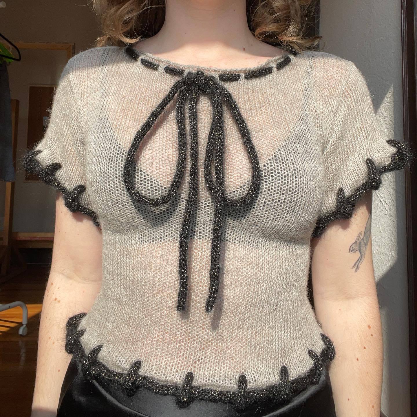 Women's Color-Block Knit Top with Round Neck and Tie Detail Short Sleeve