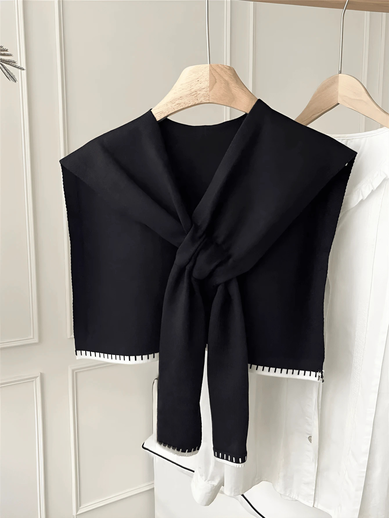 Korean-Style Knit Mini Shawl for Women – Versatile Layering Scarf