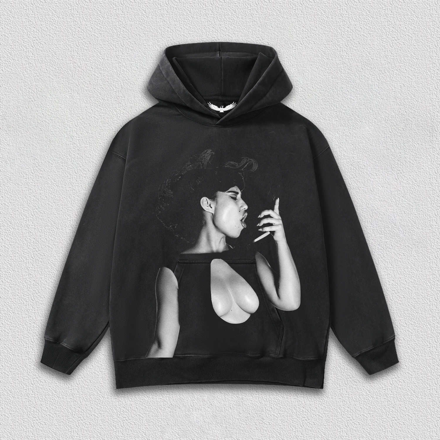 Raye tee