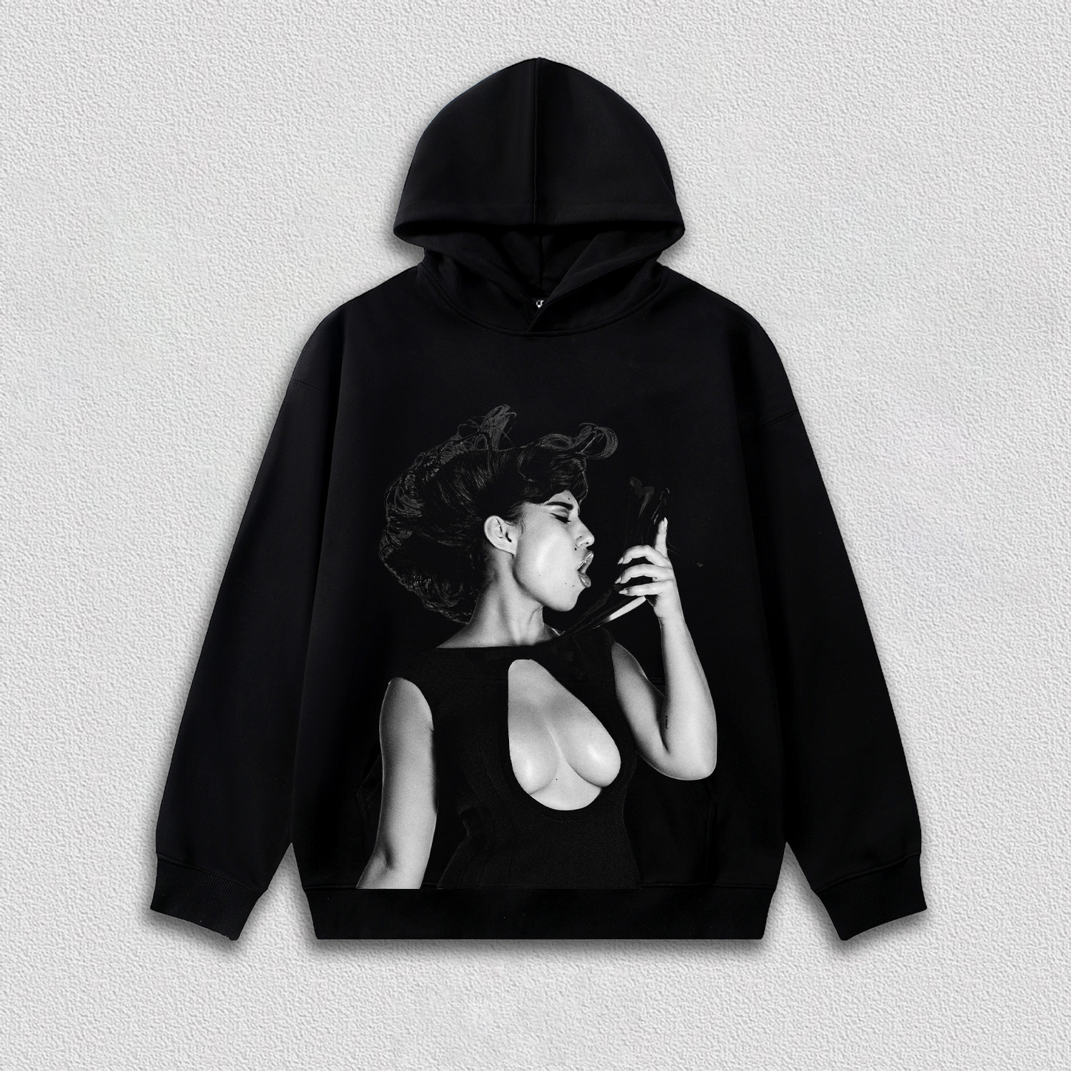 Raye tee