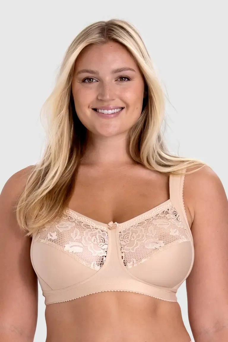 Triumph - 3 db (75A-110F) 💝 Csipke alátámasztó melltartó