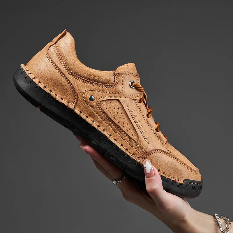 Herren Lederschuhe mit Schnürung und Kontrastnähten