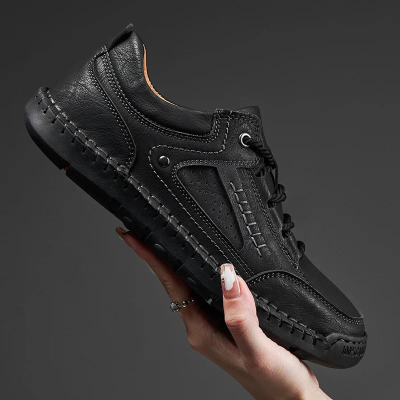 Herren Lederschuhe mit Schnürung und Kontrastnähten