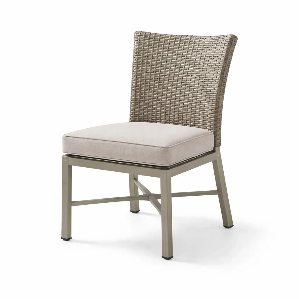 Sedia da giardino in vimini polyrattan con struttura in alluminio e cuscino in poliestere.-URBANSOFAFIT