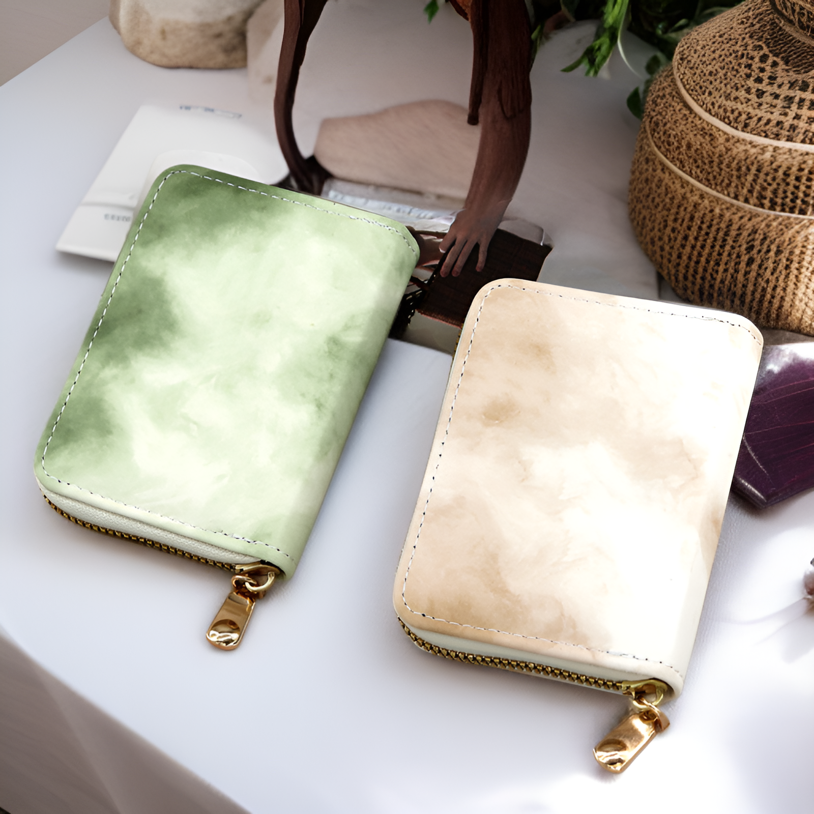 Etui na karty z wieloma przegródkami na dokumenty i wizytówki