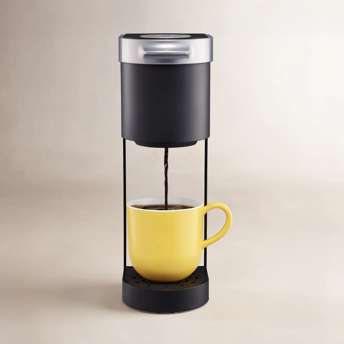 Single Serve Coffee Pod Maker, Compact Coffee Machine, Fast Brewing, One Cup Reservoir, Space-Saving Design, Easy One-Touch Operation