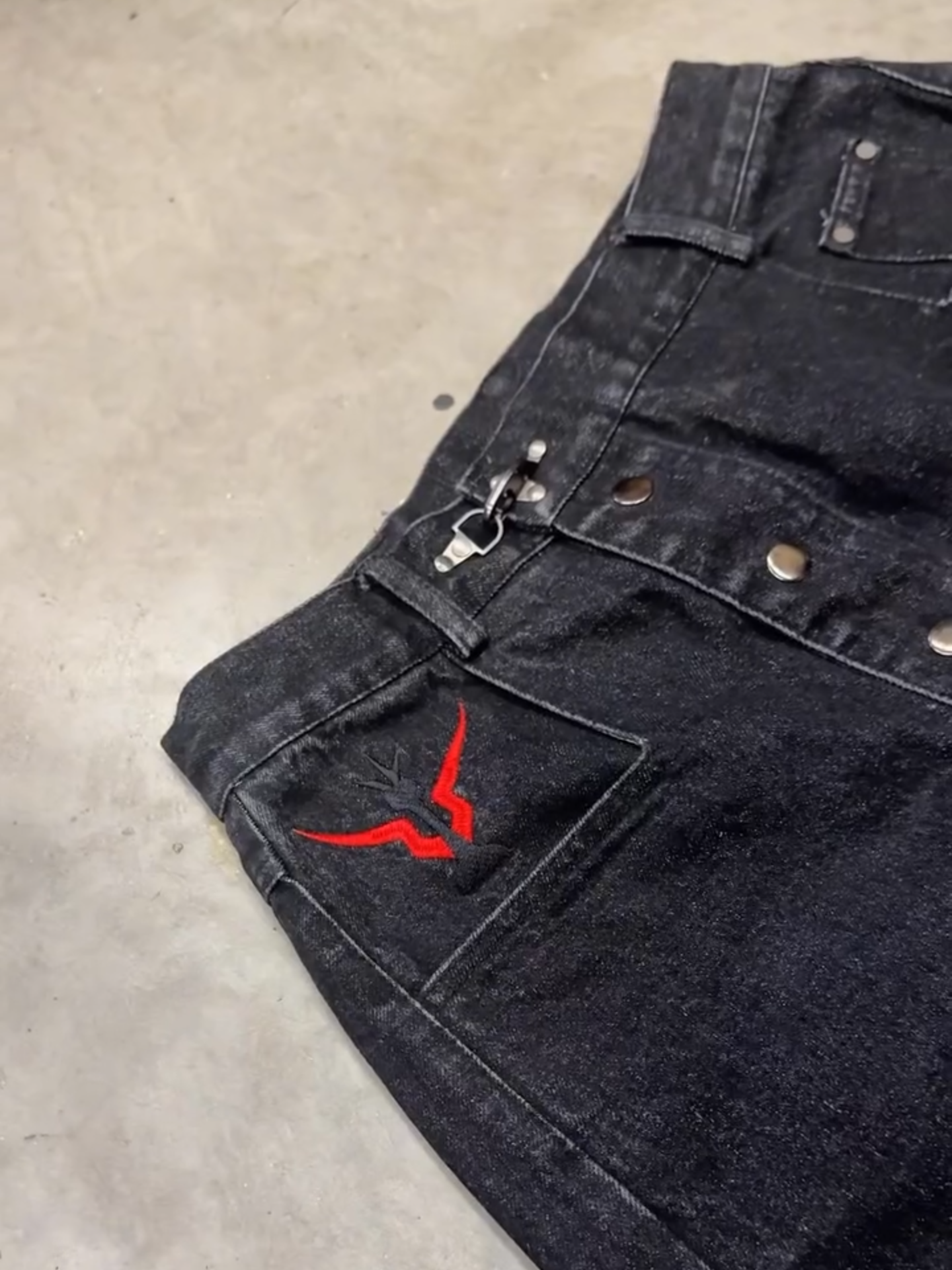 BLACK REIGN DENIM