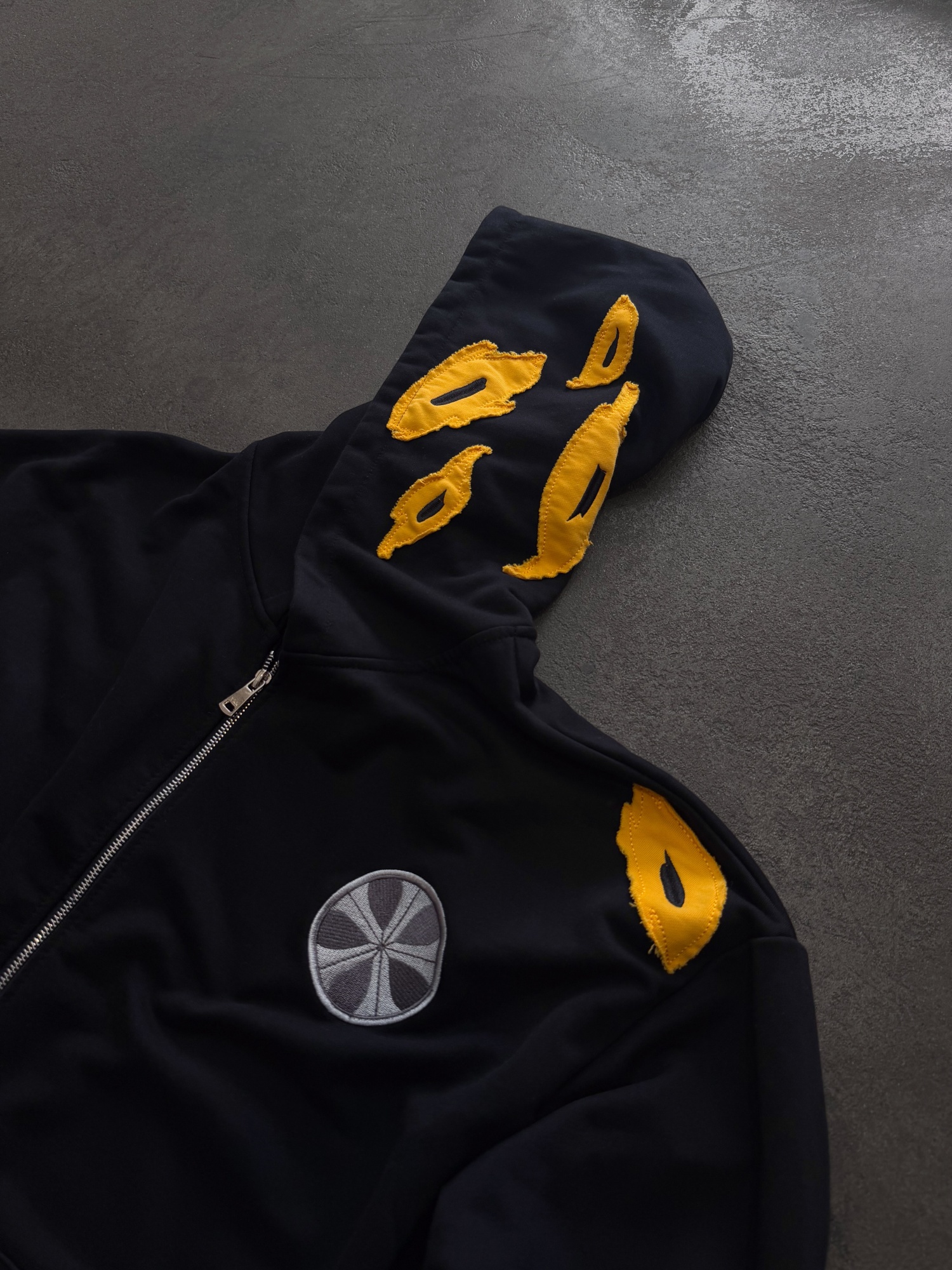 PHANTOM EYES ZIP-UP