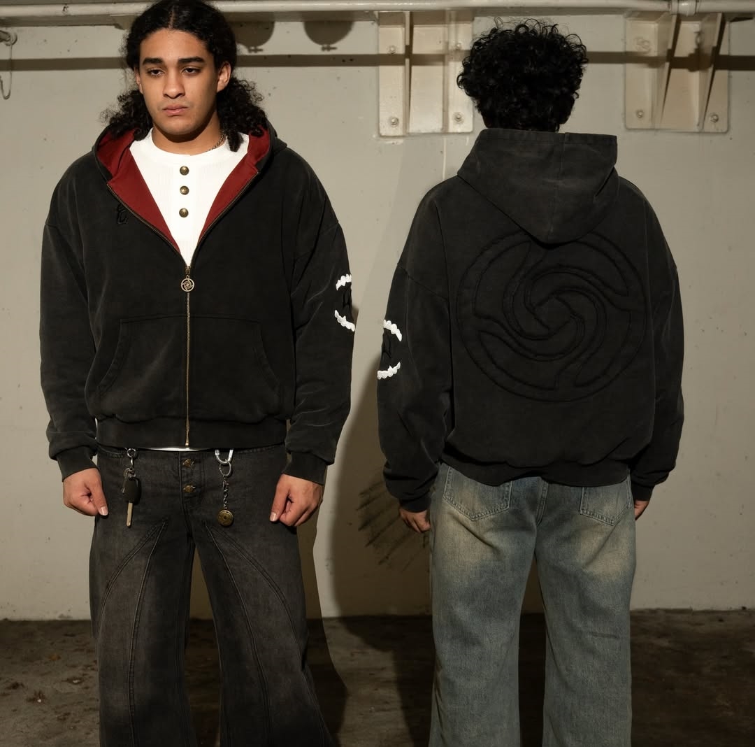 SPLIT FORM ZIP-UP