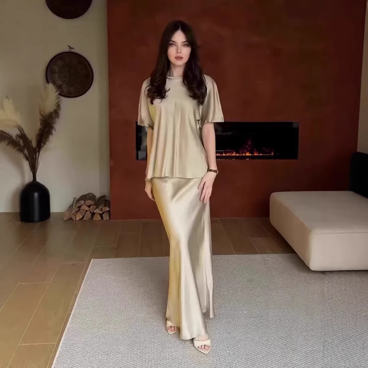 Solid Color Round Neck Short-Sleeved Casual Satin Temperament Skirt