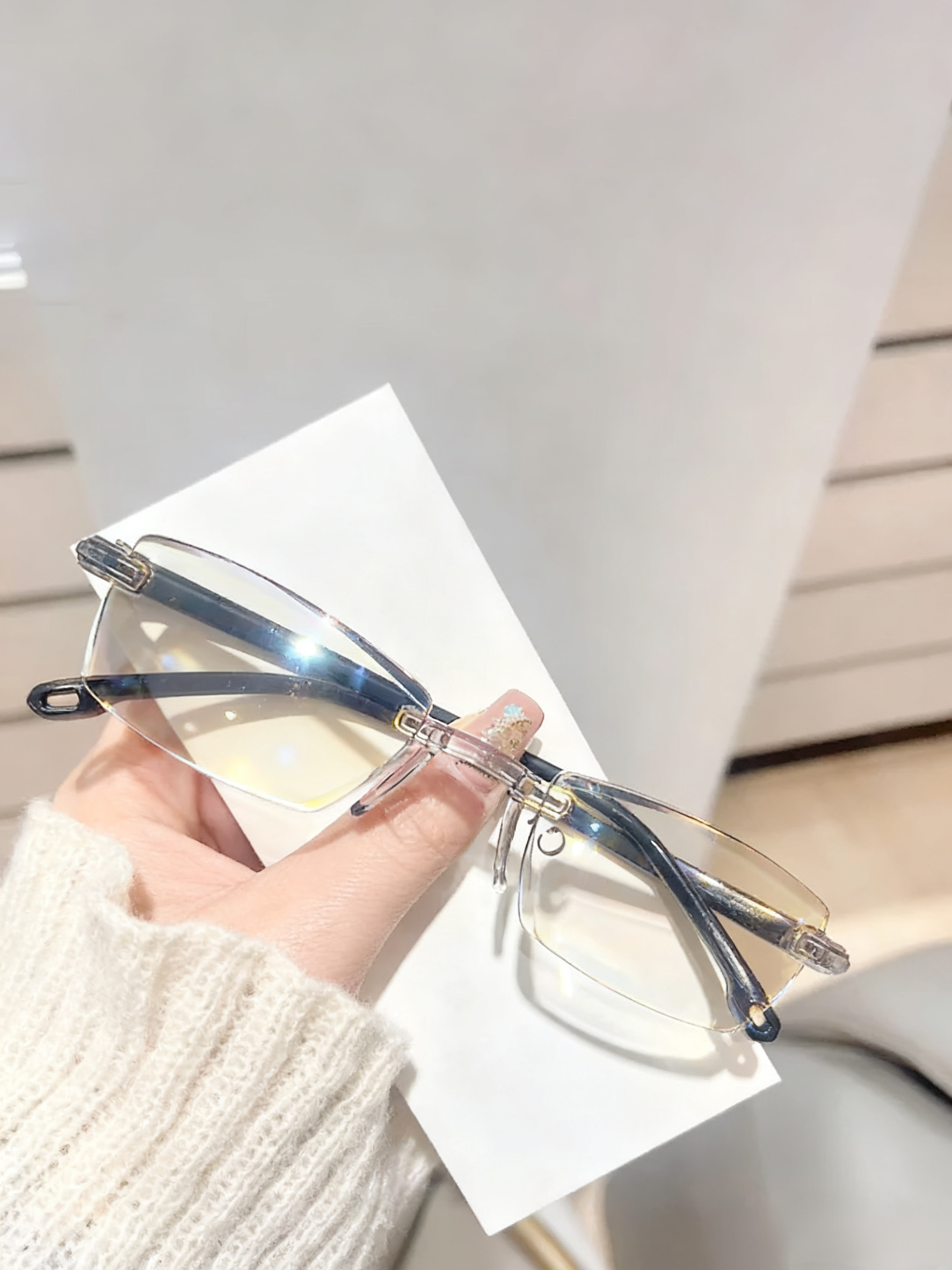 Kékszűrős bifokális szemüveg