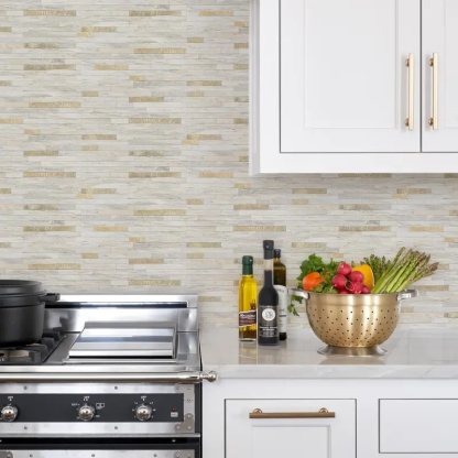 20 Láminas de Azulejos Adhesivos para Salpicaderos — Pegatinas para Azulejos y Revestimientos Autoadhesivos para Cocinas y Baños — Diseño Blanco Volakas con Detalles Metálicos Plateados (PVC)