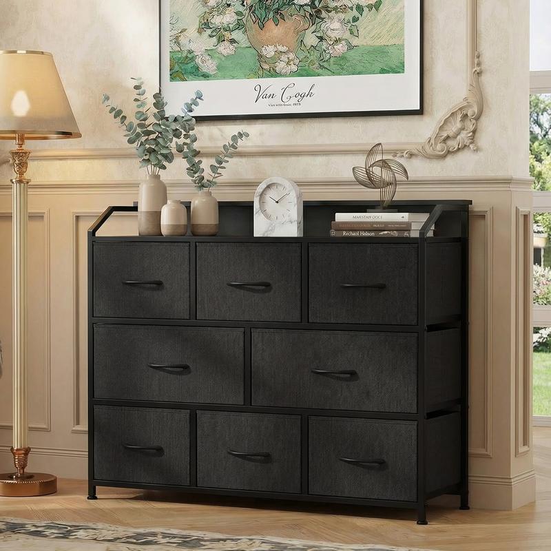 Cómoda Sweetcrispy con 8 cajones de tela, tomas de corriente y luz LED — Mueble de almacenamiento multifuncional y soporte para TV, ideal para dormitorio, sala de estar, oficina o pasillo.