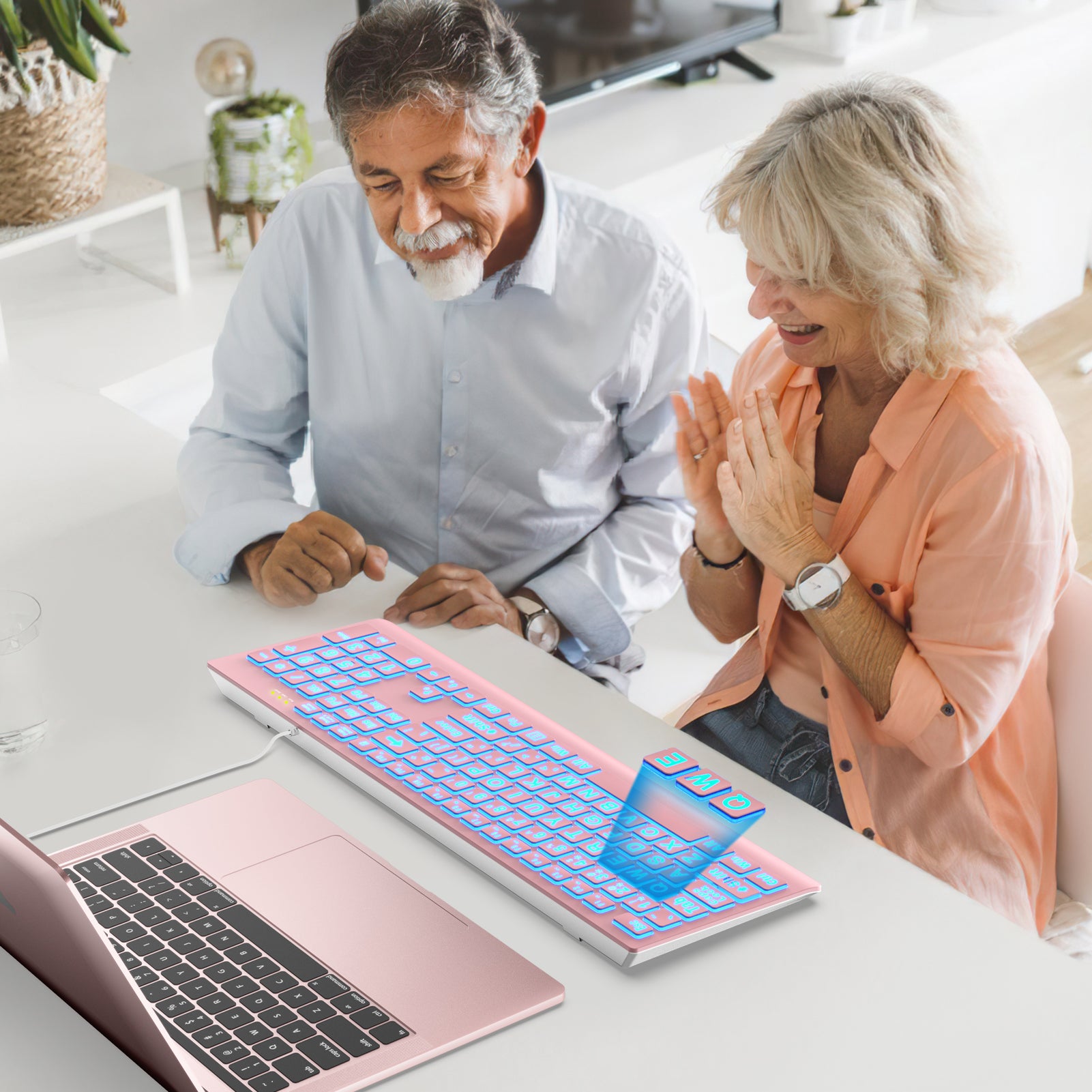 Clavier filaire ergonomique rétroéclairé à grands caractères – rose