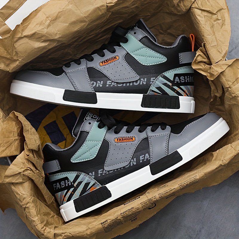 Men's Skateboarding Shoes Outdoor Sports Shoes Street Board Shoes Student Youth Four Seasons Comfortable and Versatile Fashion Small White Shoes Mid Top Foot Protection