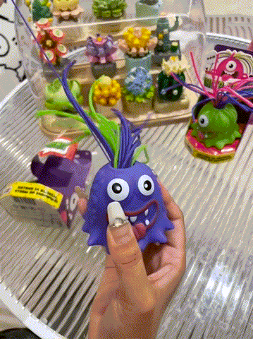Screaming Monster Toy – Pull Hair for Funny Sounds