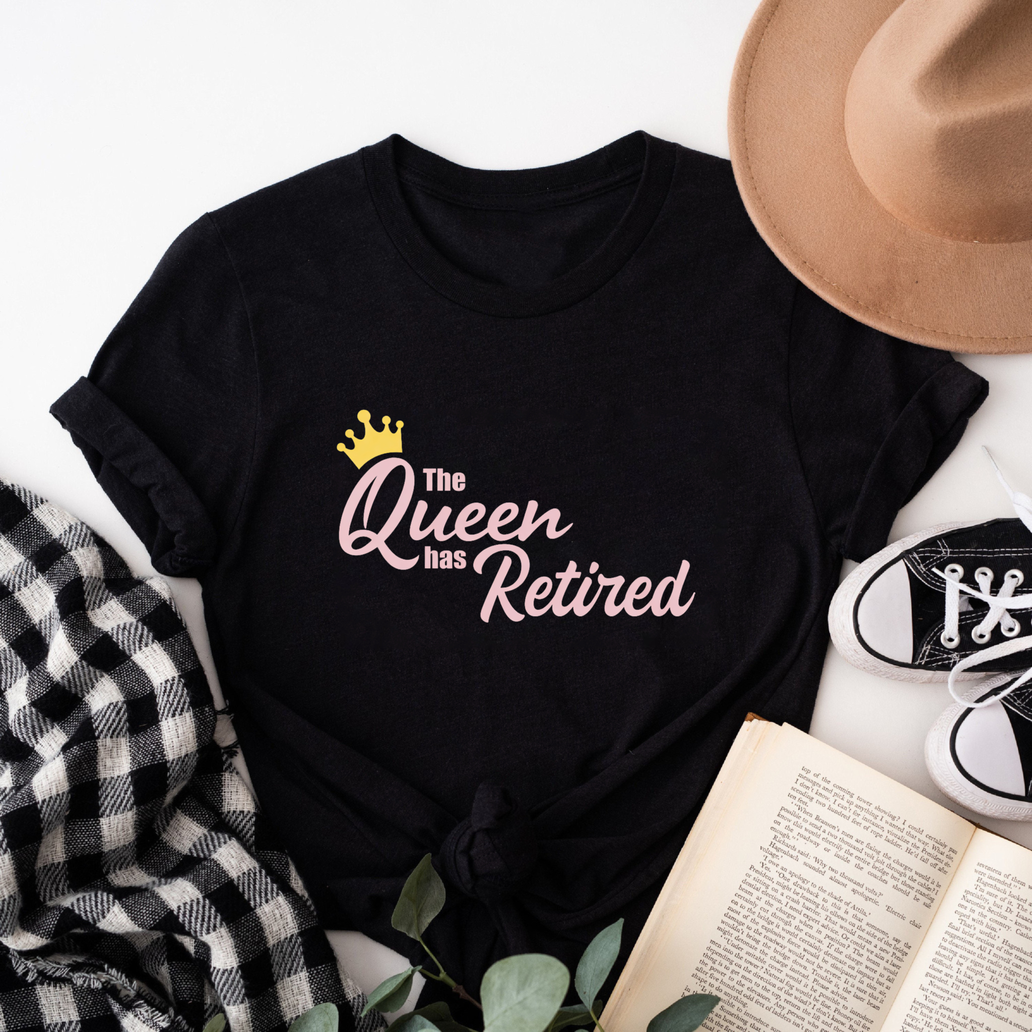 Clottya The Queen Has Retired Crown Design T-Shirt For Casual Wear Summer And Spring Outfits