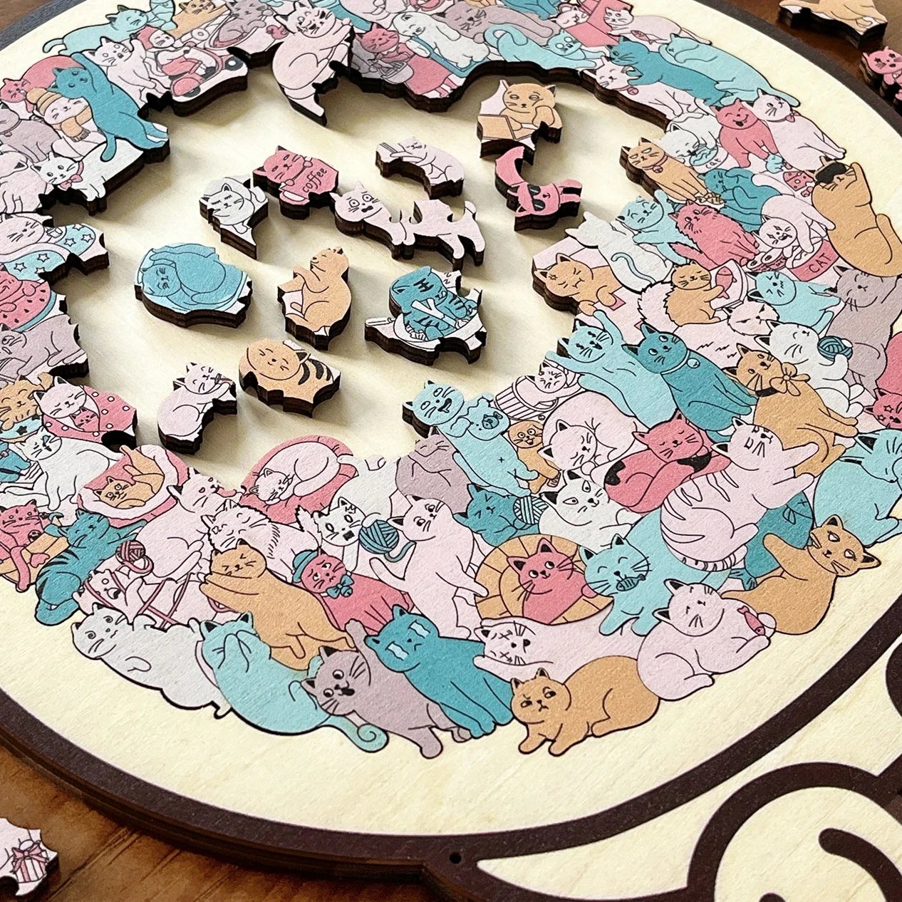 Cat-shaped decorative display
