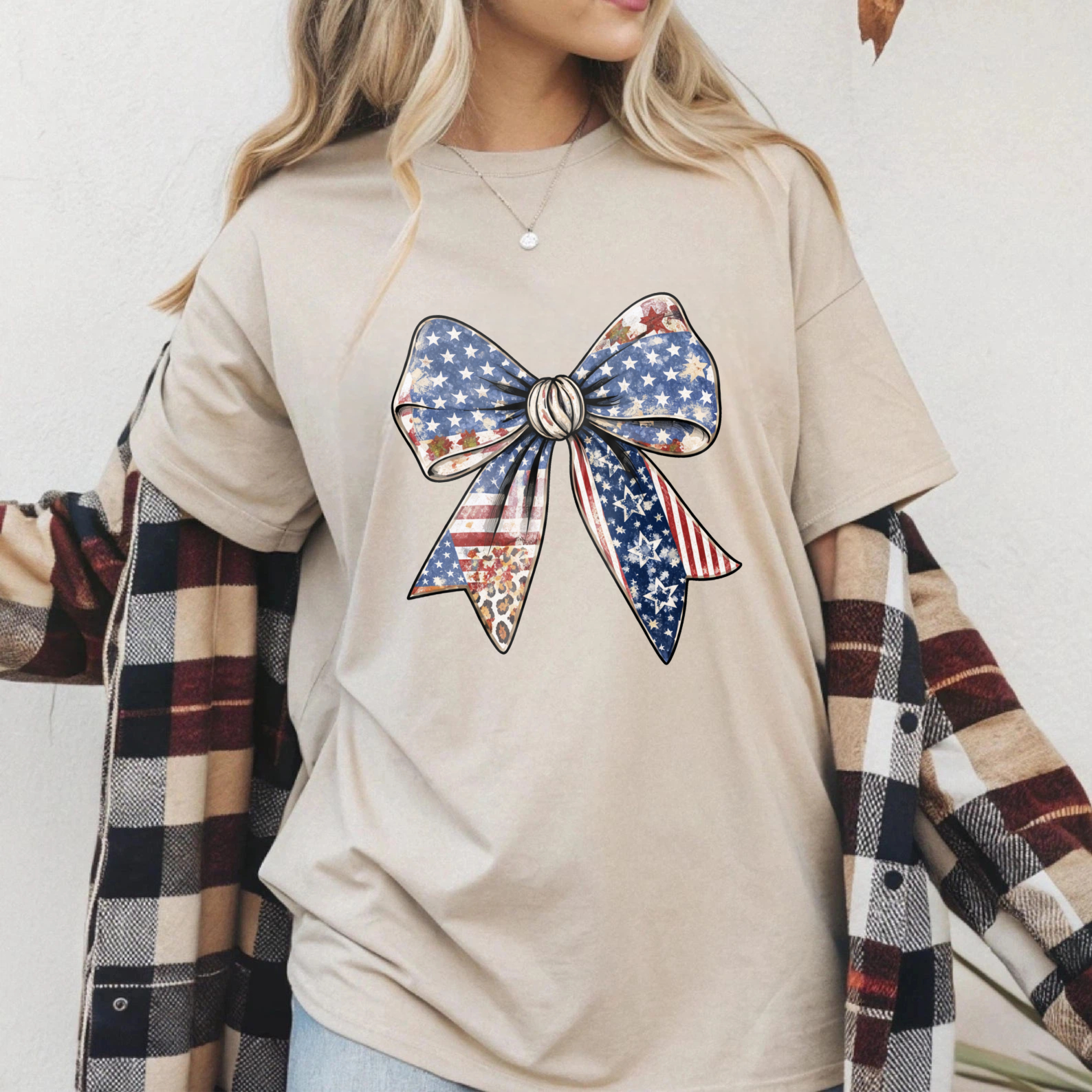 TEECURENT Patriotic American Flag Bow T-Shirt With Stars And Stripes Design For Independence Day Celebration WOMEN