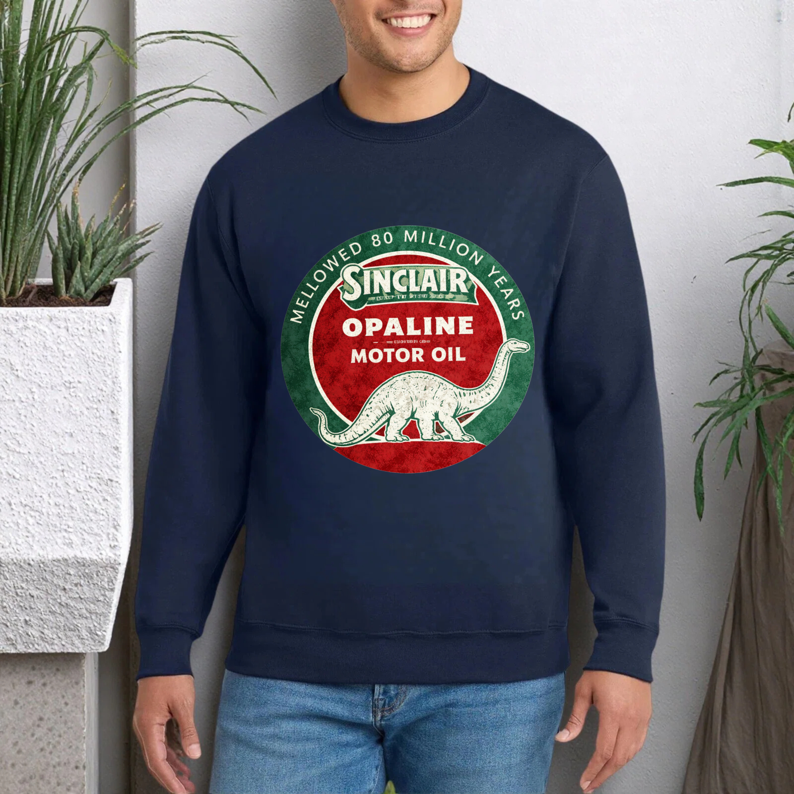 TEECURENT Sinclair Opaline Motor Oil Dinosaur Logo Sweatshirt Black Unisex Crewneck Pullover Long Sleeve Casual Top