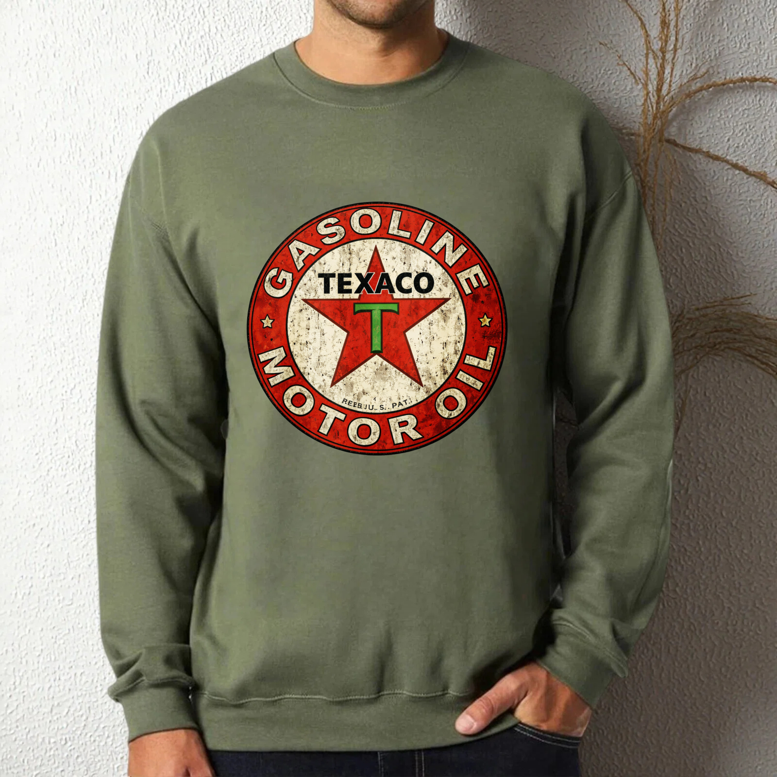 TEECURENT Texaco Gasoline Motor Oil Logo Sweatshirt Unisex Crewneck Pullover Sweatshirt Retro Vintage Style Black Sweatshirt