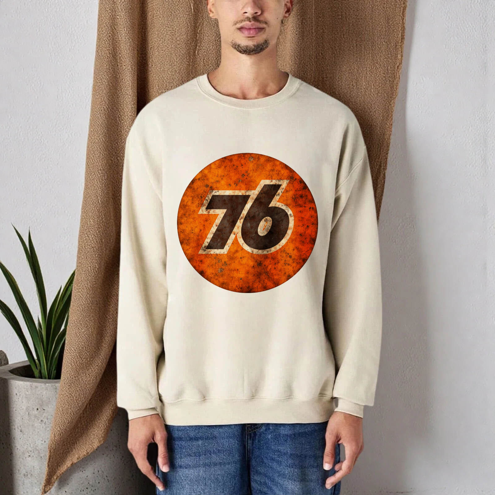 TEECURENT 76 Logo Sweatshirt Black Crewneck Pullover Fashion Graphic Sweatshirt Unisex Casual Wear