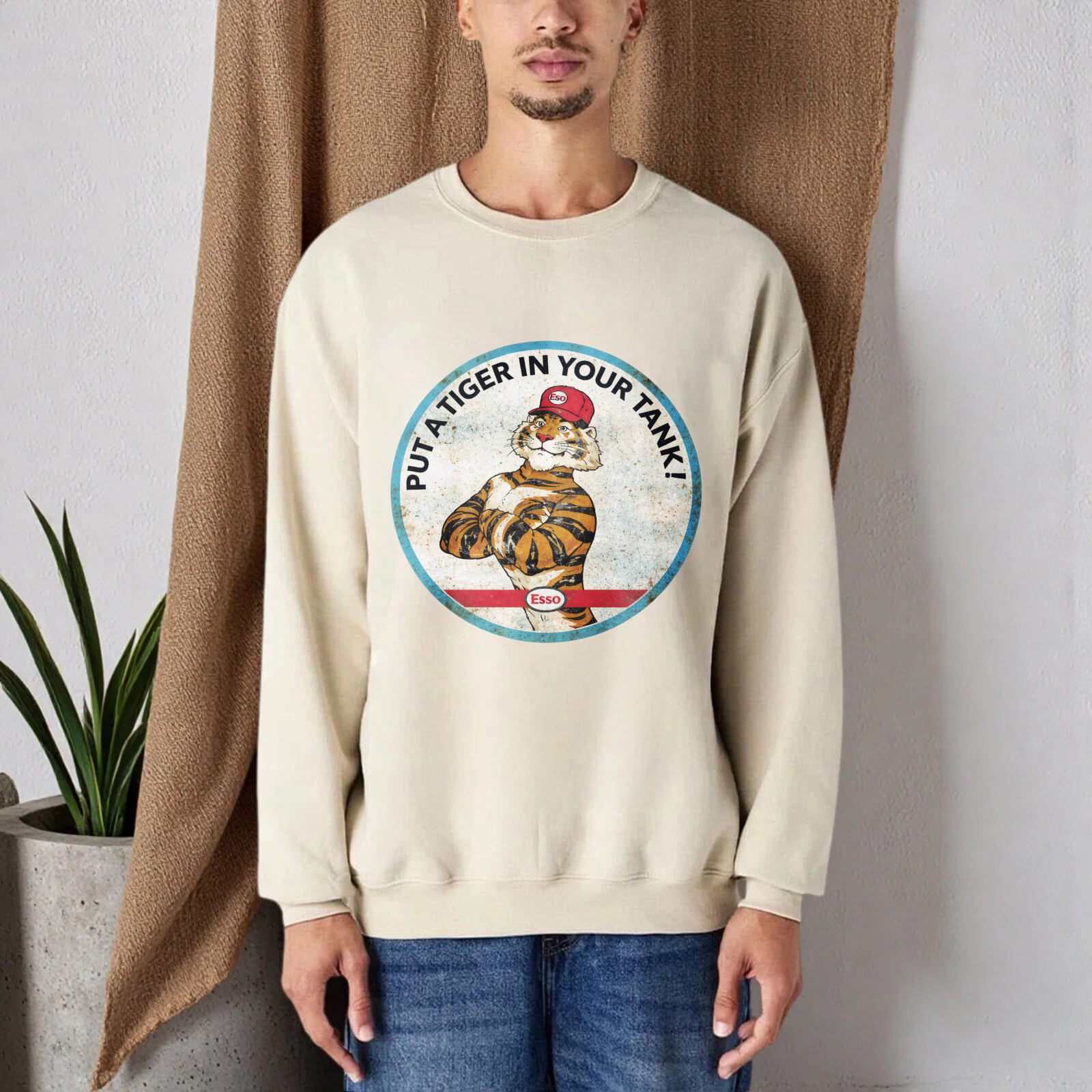 TEECURENT Put A Tiger In Your Tank Vintage Style Sweatshirt With Classic Tiger Logo And Retro Design For Men Women Unisex Casual Wear