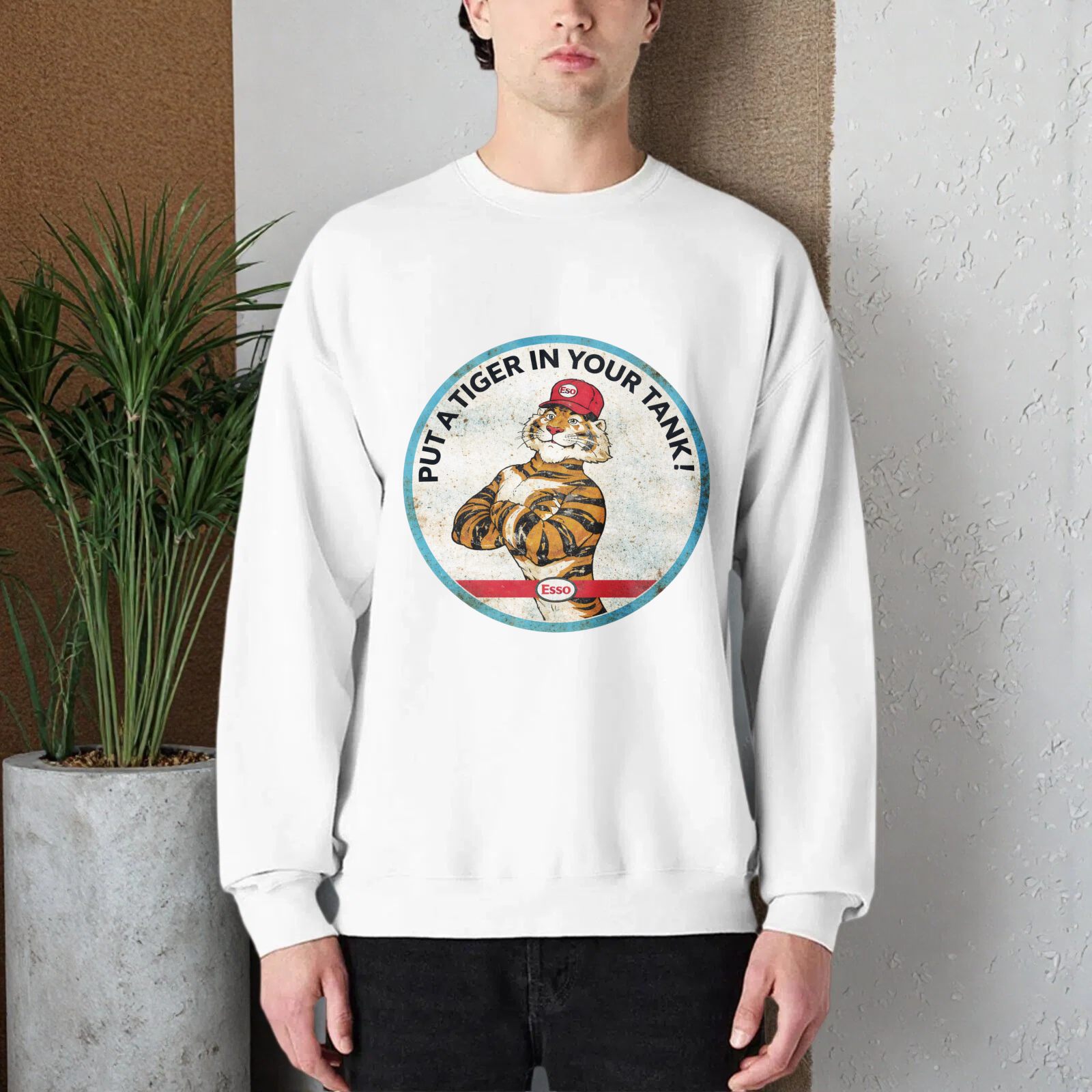 TEECURENT Put A Tiger In Your Tank Vintage Style Sweatshirt With Classic Tiger Logo And Retro Design For Men Women Unisex Casual Wear