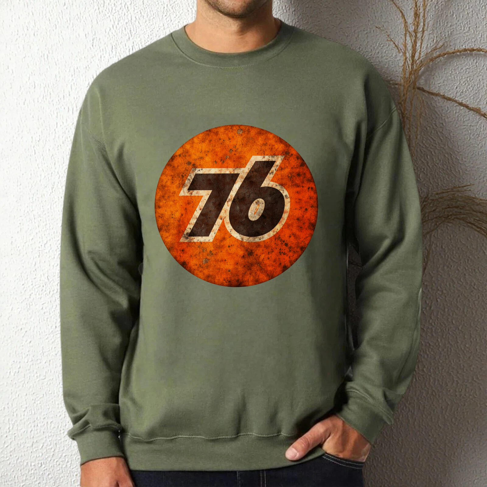 TEECURENT 76 Logo Sweatshirt Black Crewneck Pullover Fashion Graphic Sweatshirt Unisex Casual Wear