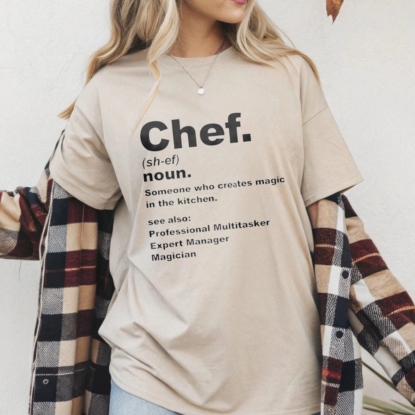TEECURENT Chef Definition T Shirt Kitchen Magic Professional Multitasker Expert Manager Magician Funny Cooking Gift For Chefs WOMEN