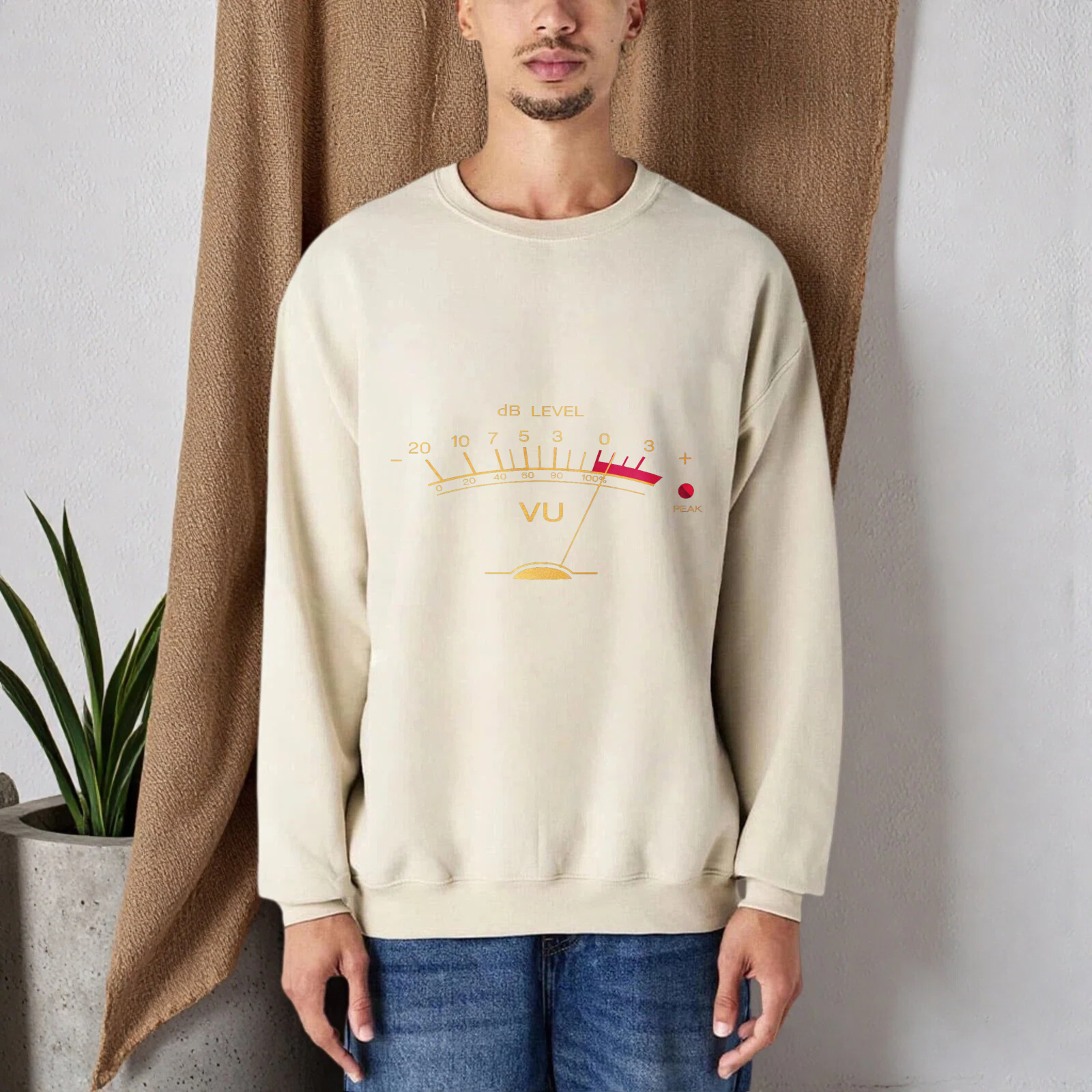 TEECURENT Black Sweatshirt With VU Meter Design Audio Level Gauge Graphic Unisex Crewneck Pullover Casual Wear For Music Lovers